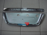 Хромированная накладка на заднюю дверь RLF-T04B LAND CRUISER 100