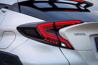 Стопы тюнинг дымчатые бегающий поворотник Toyota C-HR 2016+